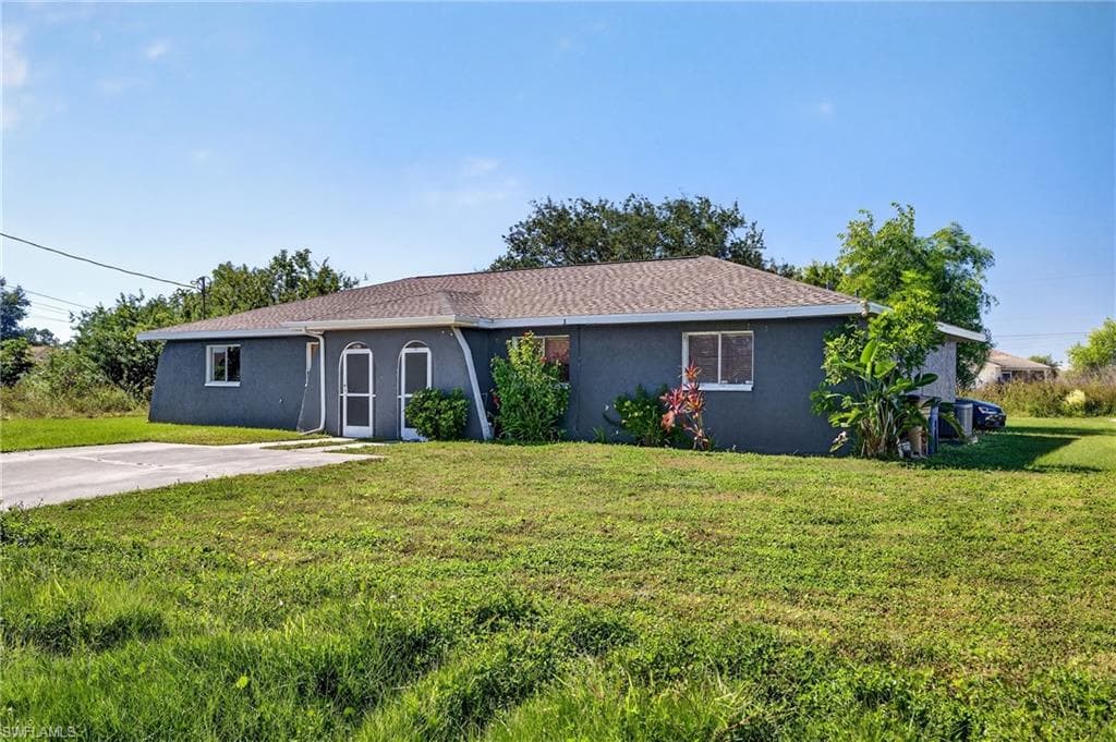 1120/1122 Gilbert AVE S LEHIGH ACRES, FL 33973