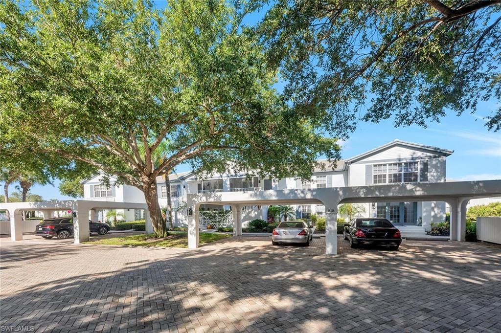 818 Tanbark DR 103 NAPLES, FL 34108
