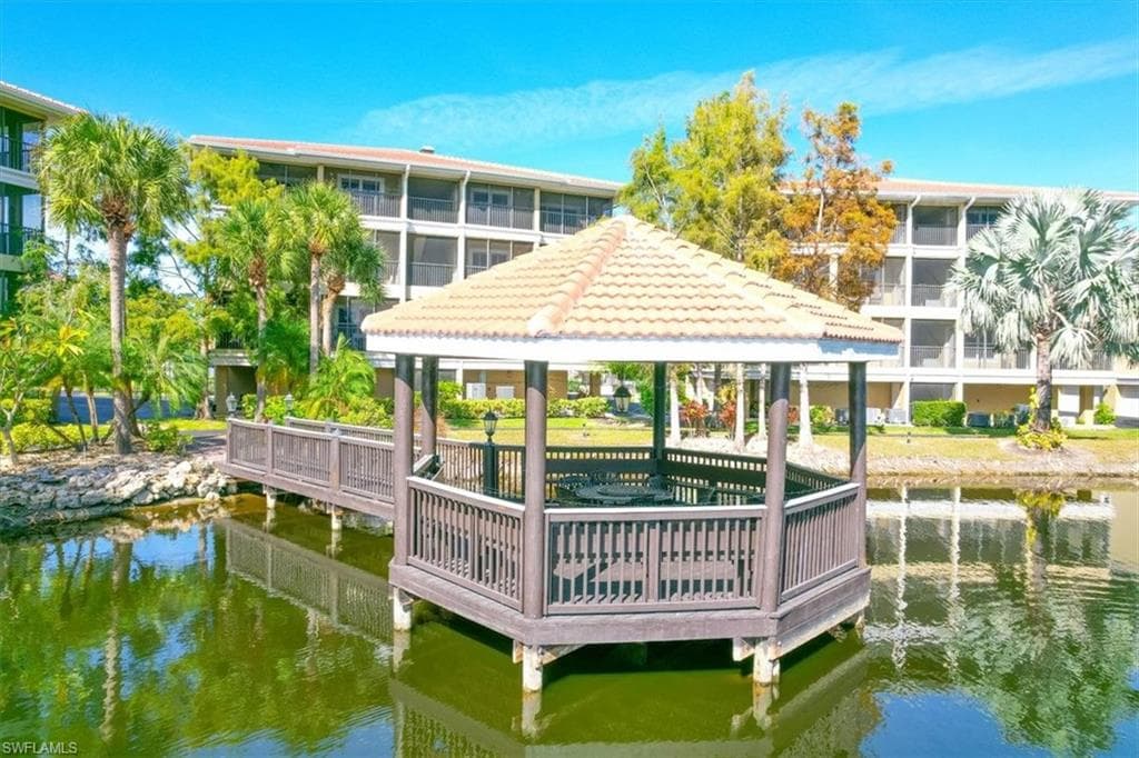 10060 Lake Cove DR 202 FORT MYERS, FL 33908