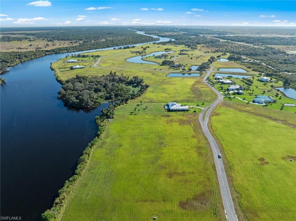22821 Yellow Button LN ALVA, FL 33920