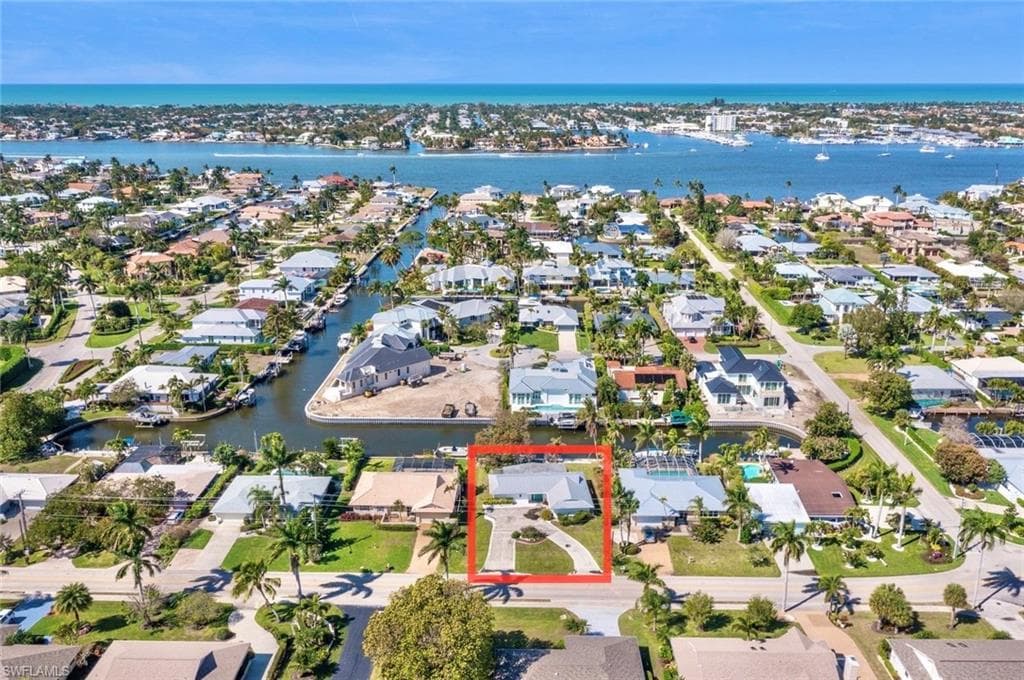 1696 Sandpiper ST NAPLES, FL 34102