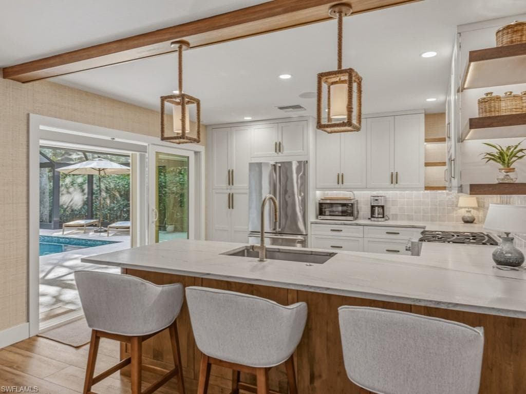 2448 Harbor RD NAPLES, FL 34104