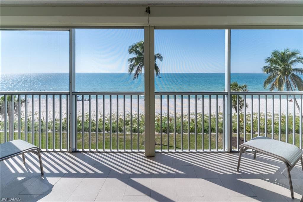 10691 Gulf Shore DR 400 NAPLES, FL 34108