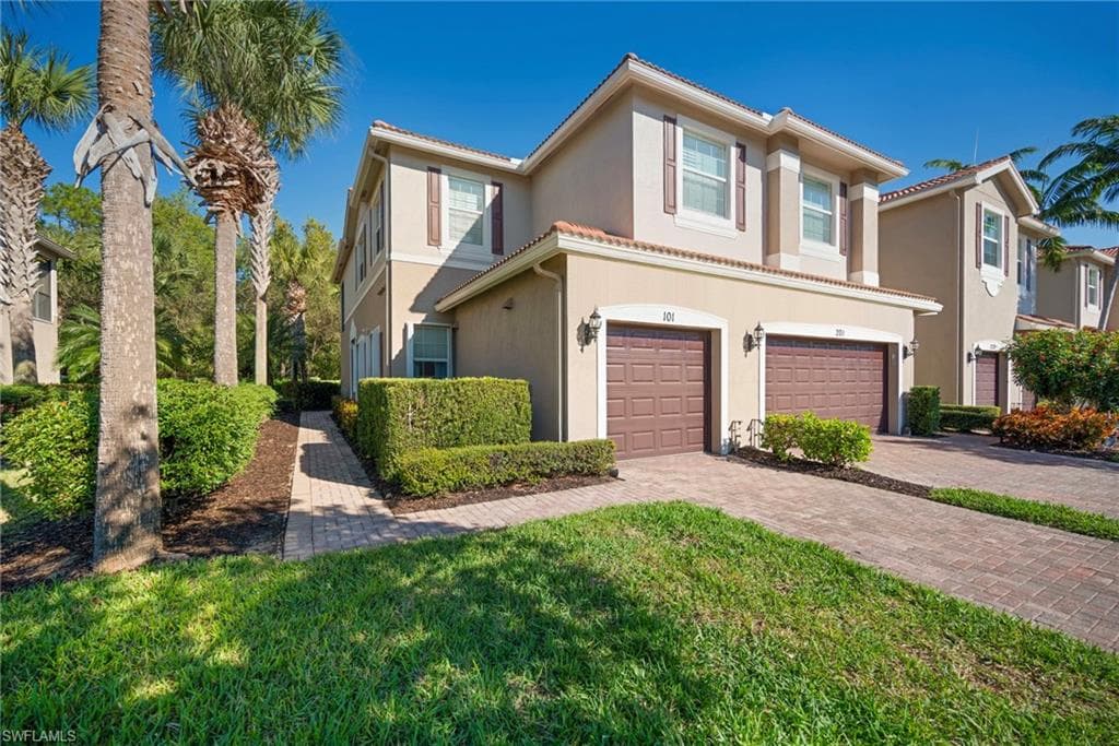 6522 Monterey PT 101 NAPLES, FL 34105