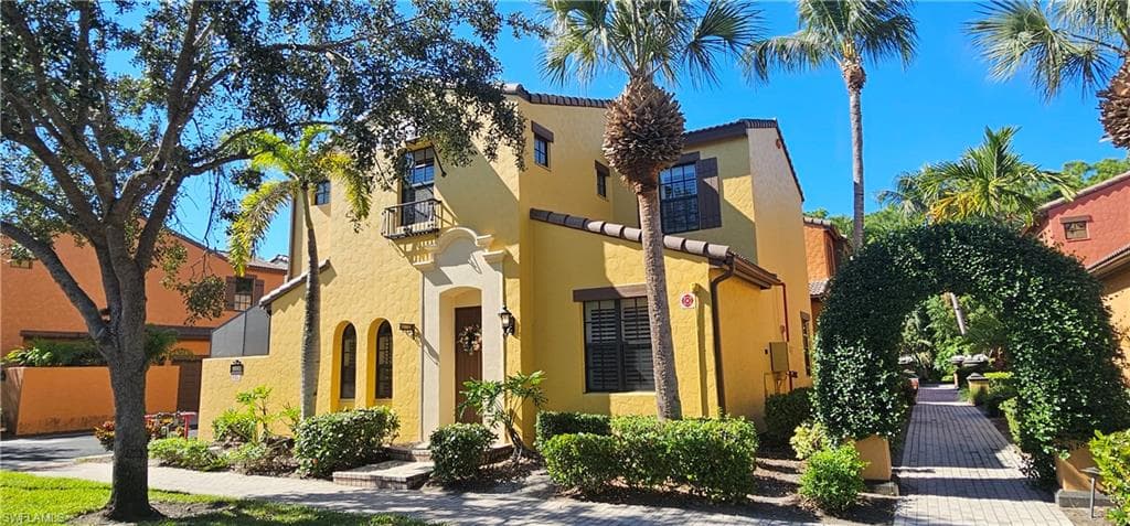 9085 Chula Vista ST 10604 NAPLES, FL 34113