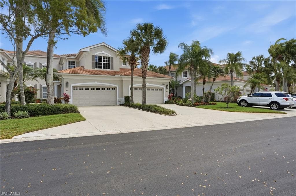 4750 Shinnecock Hills CT 202 NAPLES, FL 34112