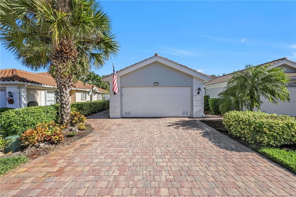 7653 Rozzini LN NAPLES, FL 34114
