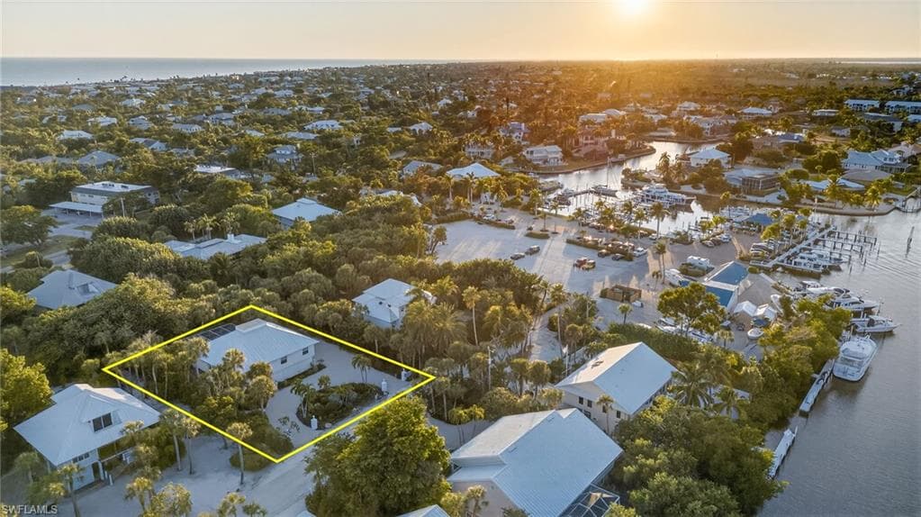 611 N Yachtsman DR SANIBEL, FL 33957
