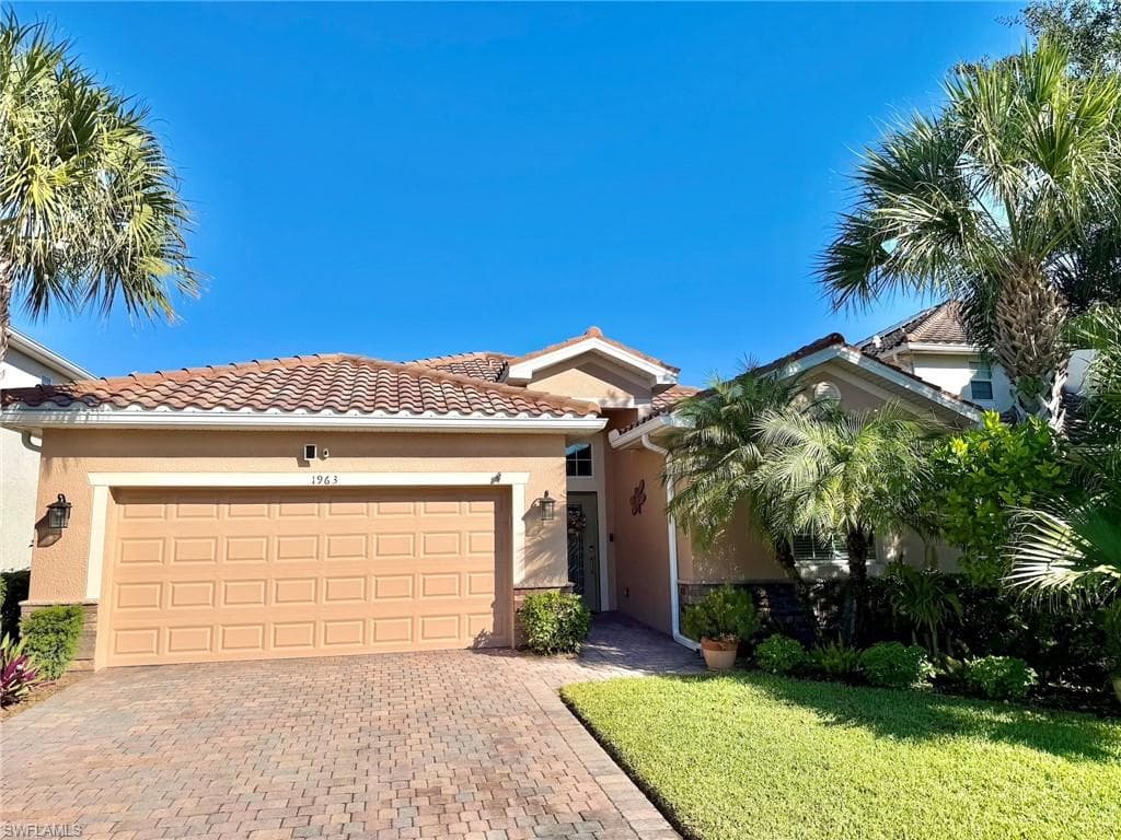 1963 Fairmont LN NAPLES, FL 34120