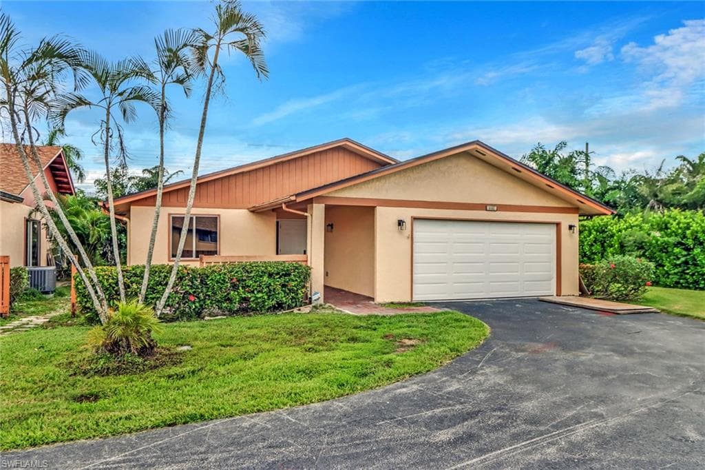 6462 Royal Woods DR FORT MYERS, FL 33908