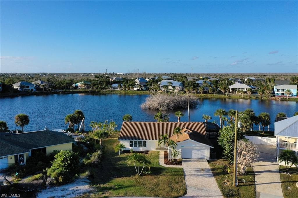 421 Lake Murex CIR SANIBEL, FL 33957