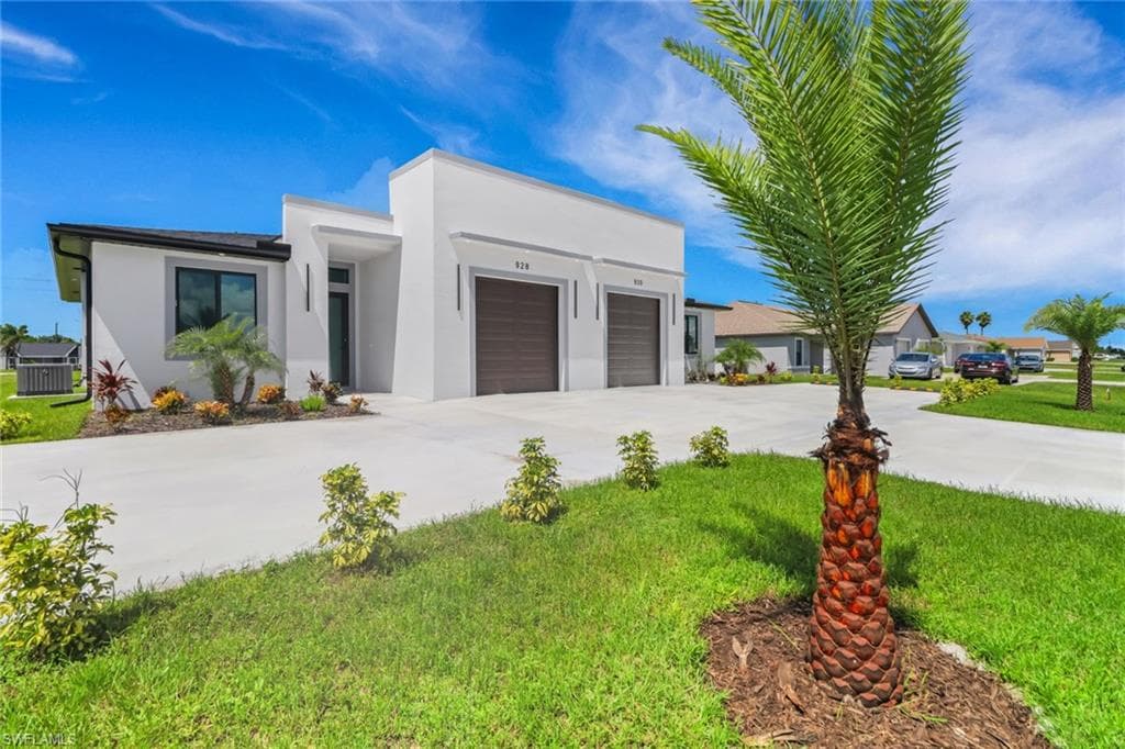 928 NE 8th PL CAPE CORAL, FL 33909