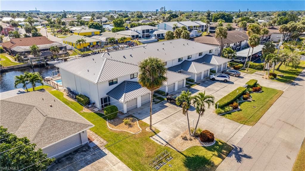 1102 SE 39th TER 101 CAPE CORAL, FL 33904