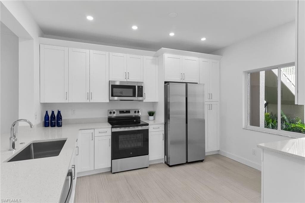700 Saratoga CIR B-101 NAPLES, FL 34104