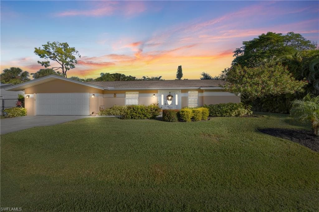 2569 Outrigger LN NAPLES, FL 34104