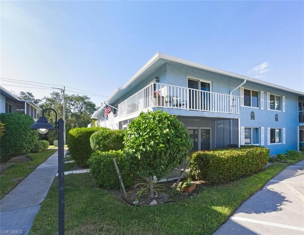 272 Palm DR 2 NAPLES, FL 34112