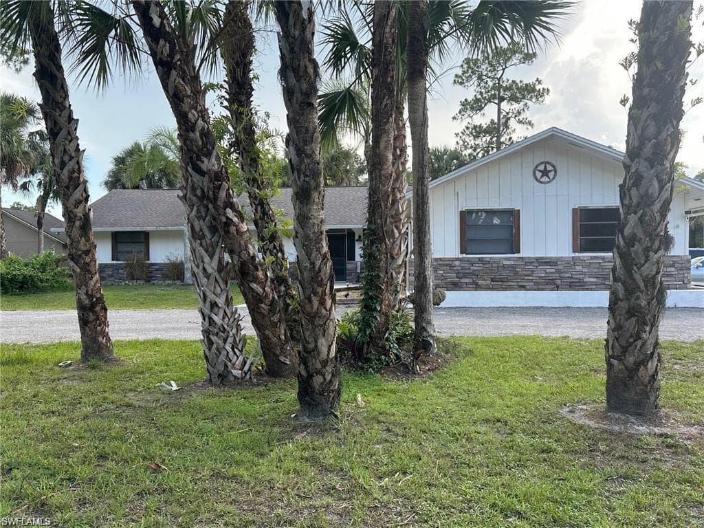 545 9th ST NW NAPLES, FL 34120
