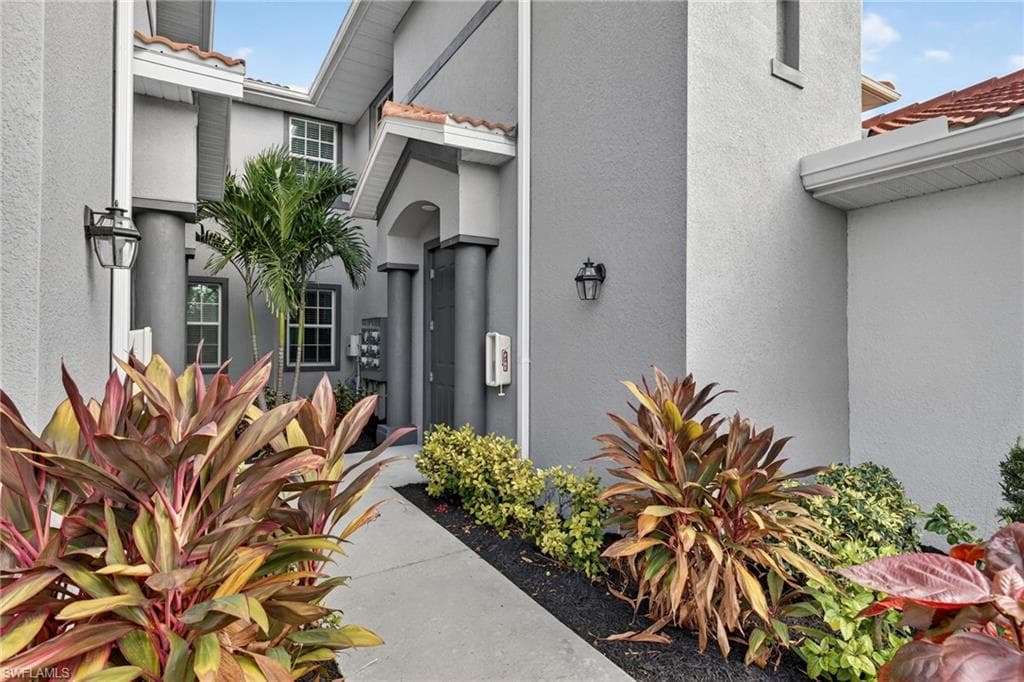 12041 Santaluz DR 202 FORT MYERS, FL 33913