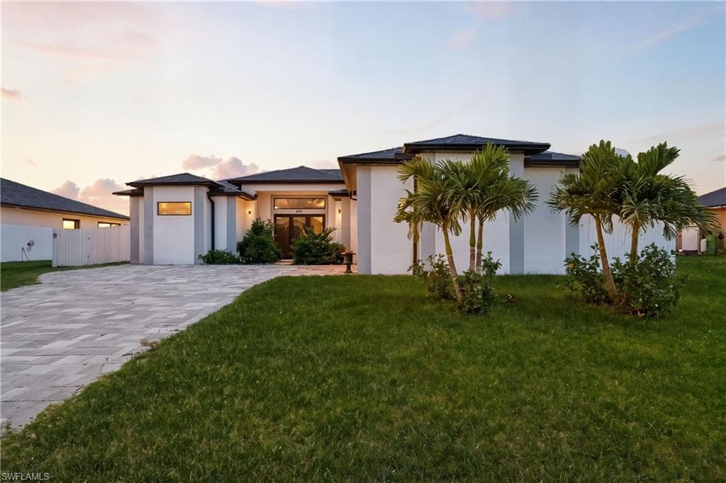302 NW 1st ST CAPE CORAL, FL 33993