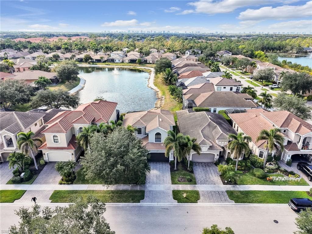 1365 Serrano CIR NAPLES, FL 34105