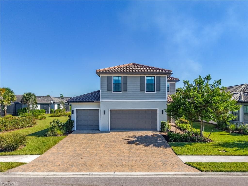 2085 Yellowfin CIR NAPLES, FL 34114