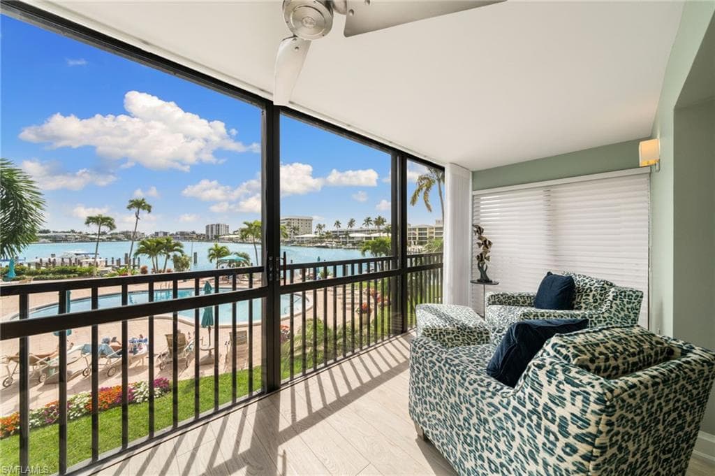 222 Harbour DR 207 NAPLES, FL 34103