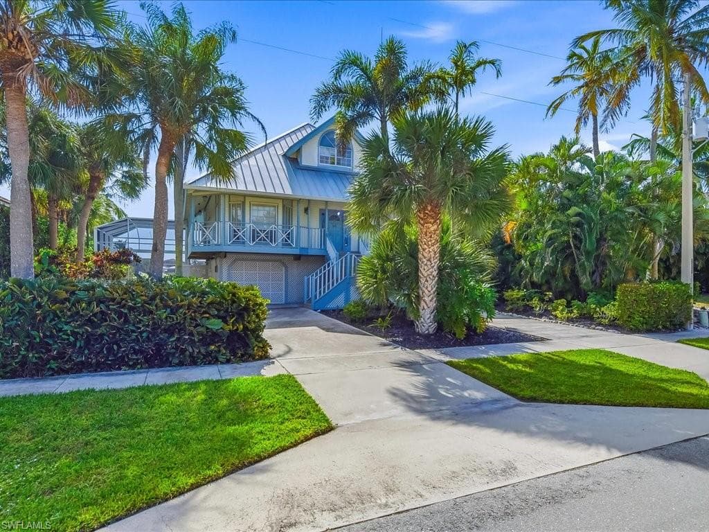 305 Colonial AVE MARCO ISLAND, FL 34145