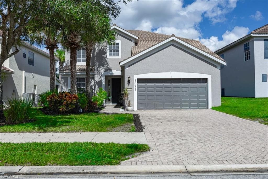 2029 Fairmont LN NAPLES, FL 34120