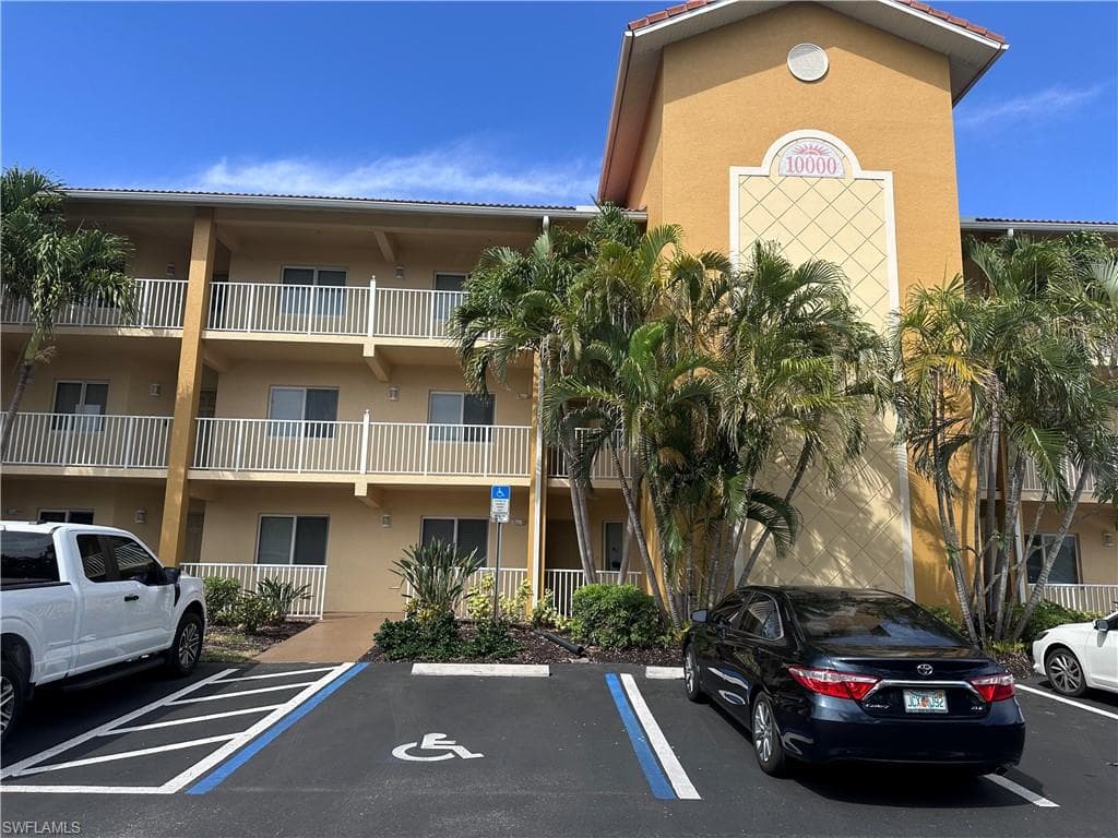 10000 Maddox LN 321 BONITA SPRINGS, FL 34135