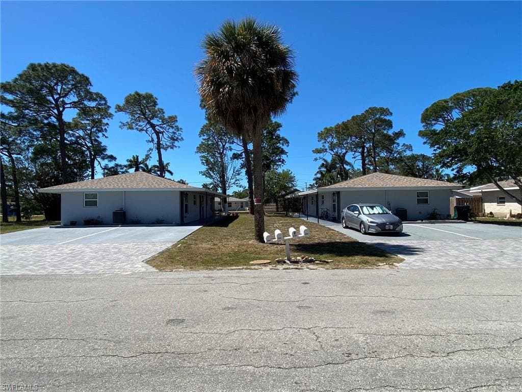 2264 Washington AVE NAPLES, FL 34112