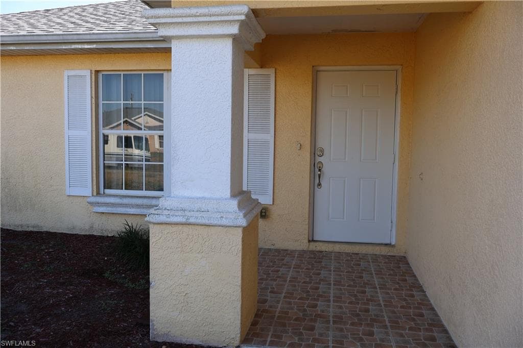 3805 22nd ST SW LEHIGH ACRES, FL 33976