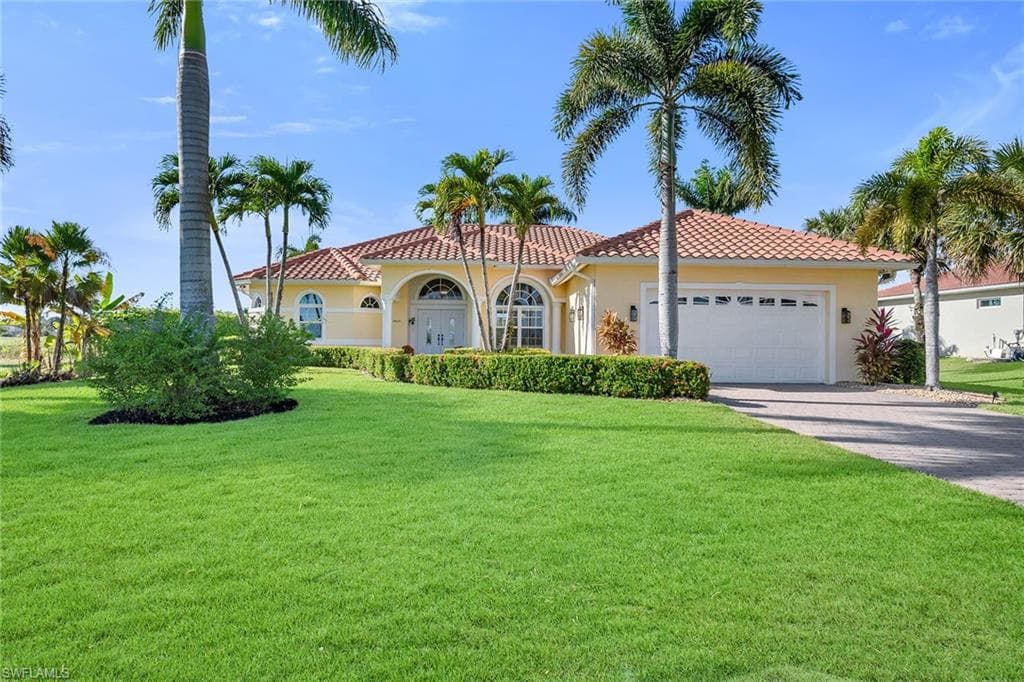 18031 Royal Tree PKWY NAPLES, FL 34114