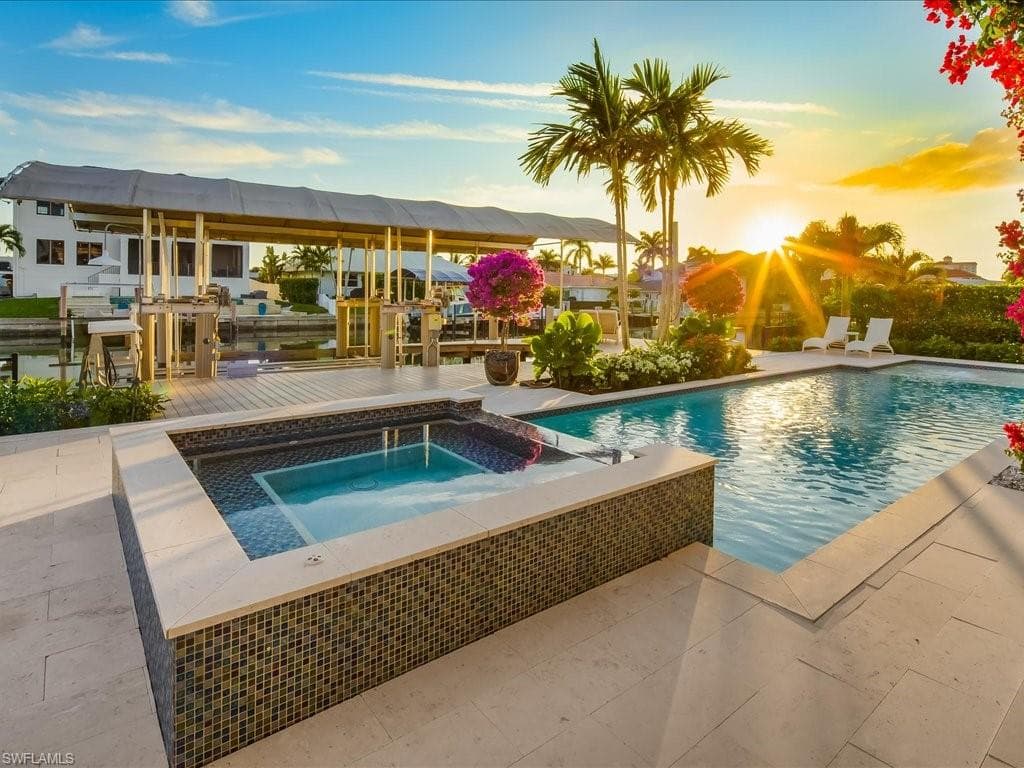 360 Heron AVE NAPLES, FL 34108