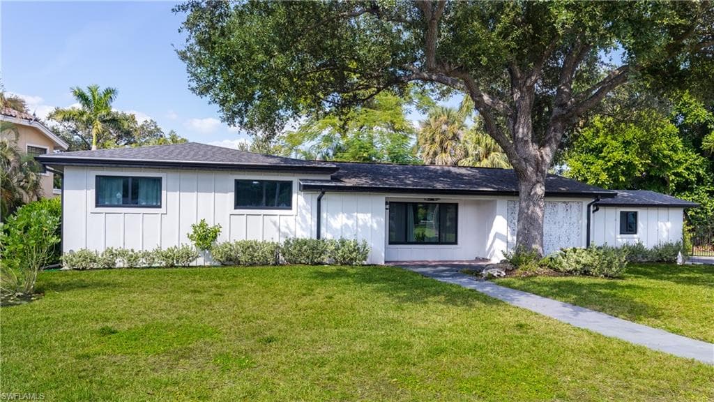 1357 Wales DR FORT MYERS, FL 33901