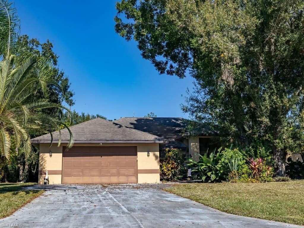 7841 Deni DR NORTH FORT MYERS, FL 33917