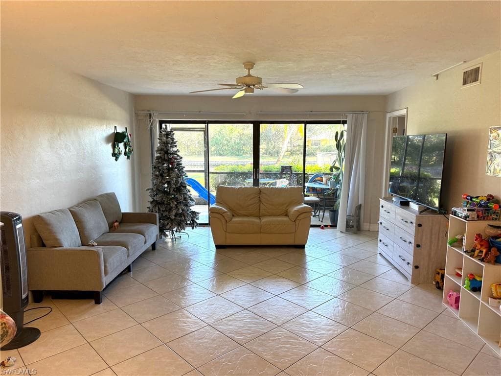 700 Valley Stream DR 101 NAPLES, FL 34113