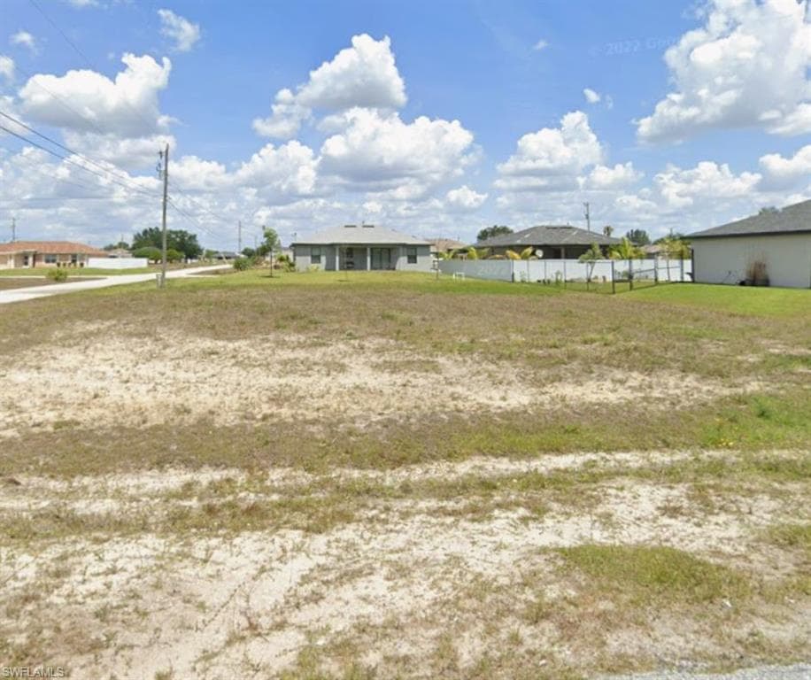 2105 NE 6th AVE CAPE CORAL, FL 33909