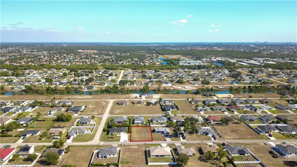 2825 NE 4th PL CAPE CORAL, FL 33909
