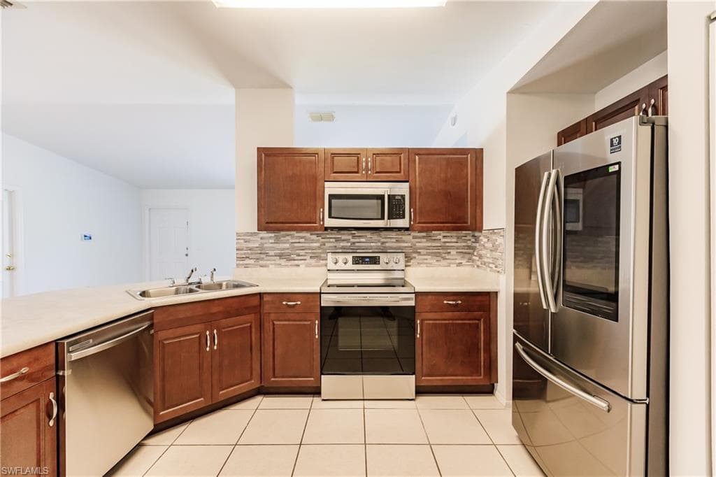 1108 WIILARD AVE LEHIGH ACRES, FL 33972
