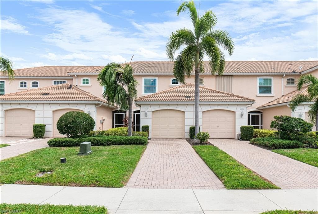 1373 Weeping Willow CT CAPE CORAL, FL 33909