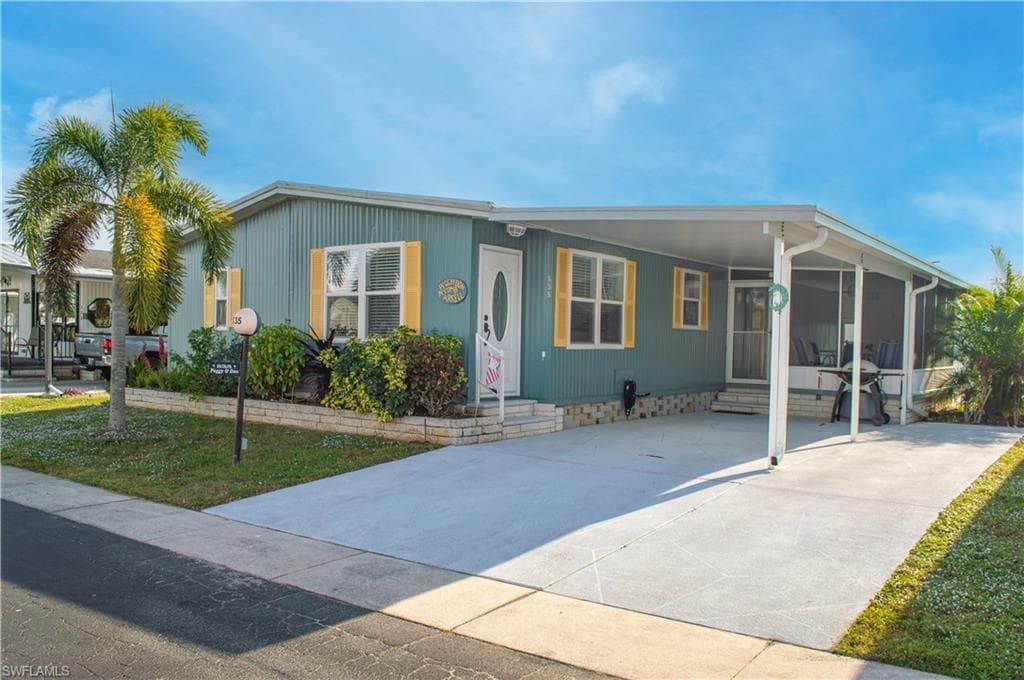 535 Sunshine AVE NORTH FORT MYERS, FL 33903