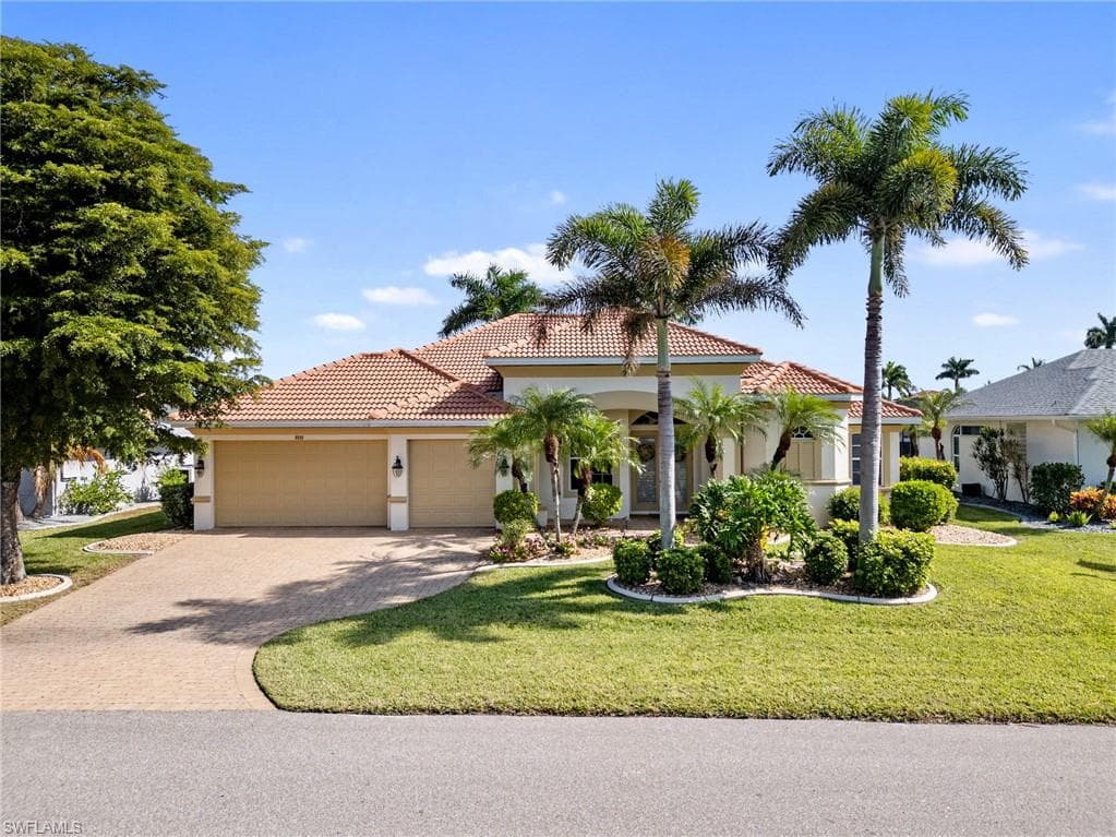 3323 SE 17th PL CAPE CORAL, FL 33904