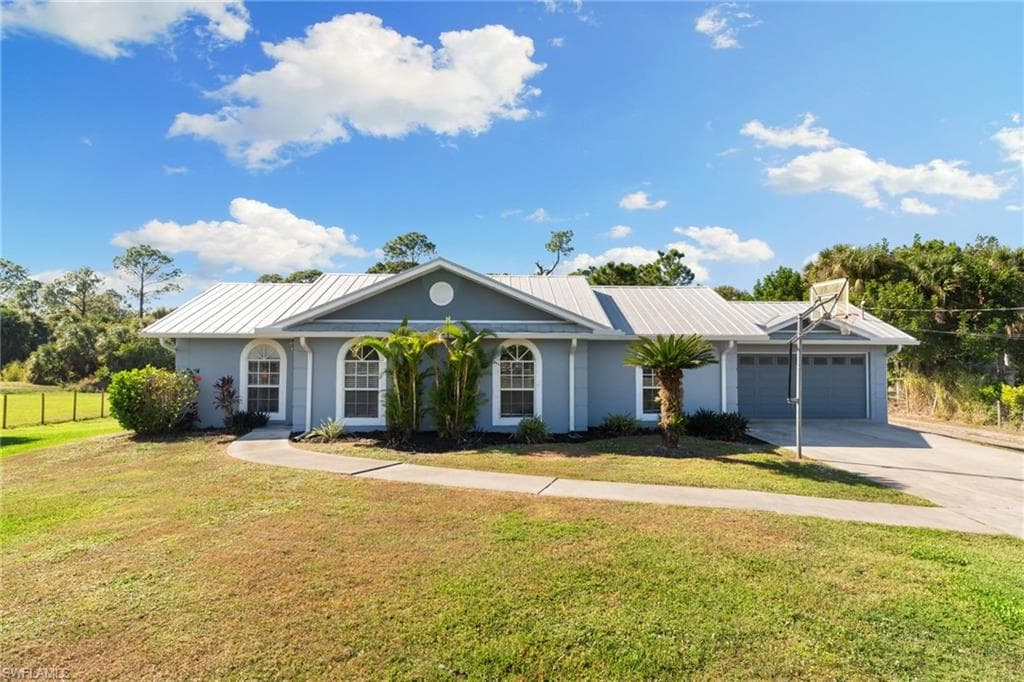 1061 15th ST SW NAPLES, FL 34117