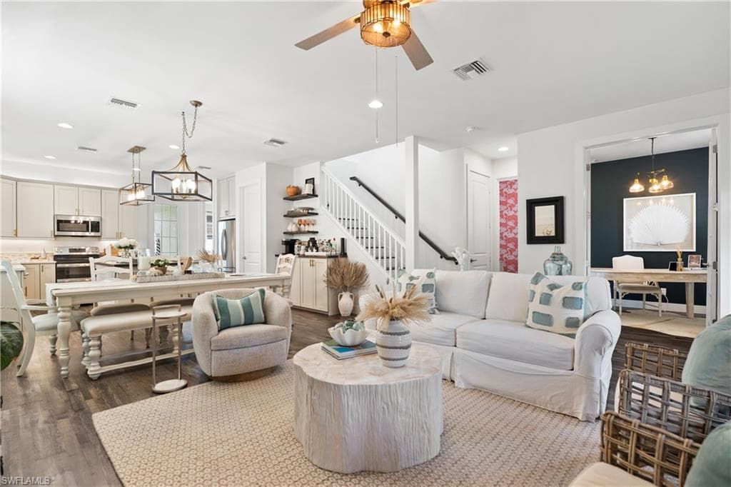 3060 Woodside AVE NAPLES, FL 34112