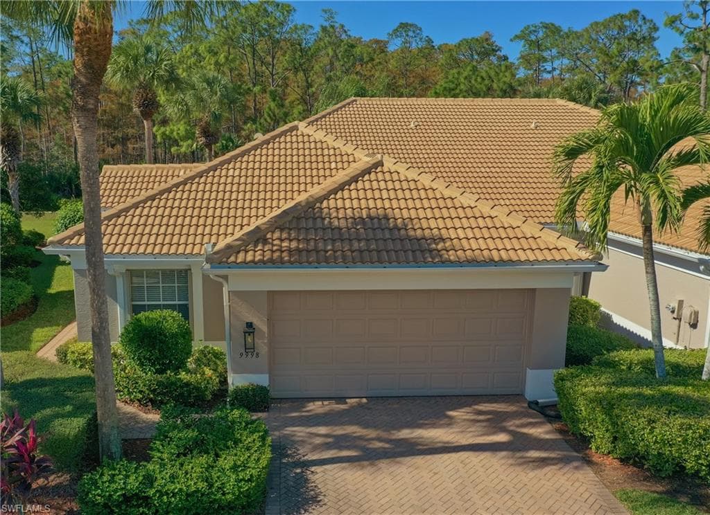 9998 HORSE CREEK RD FORT MYERS, FL 33913
