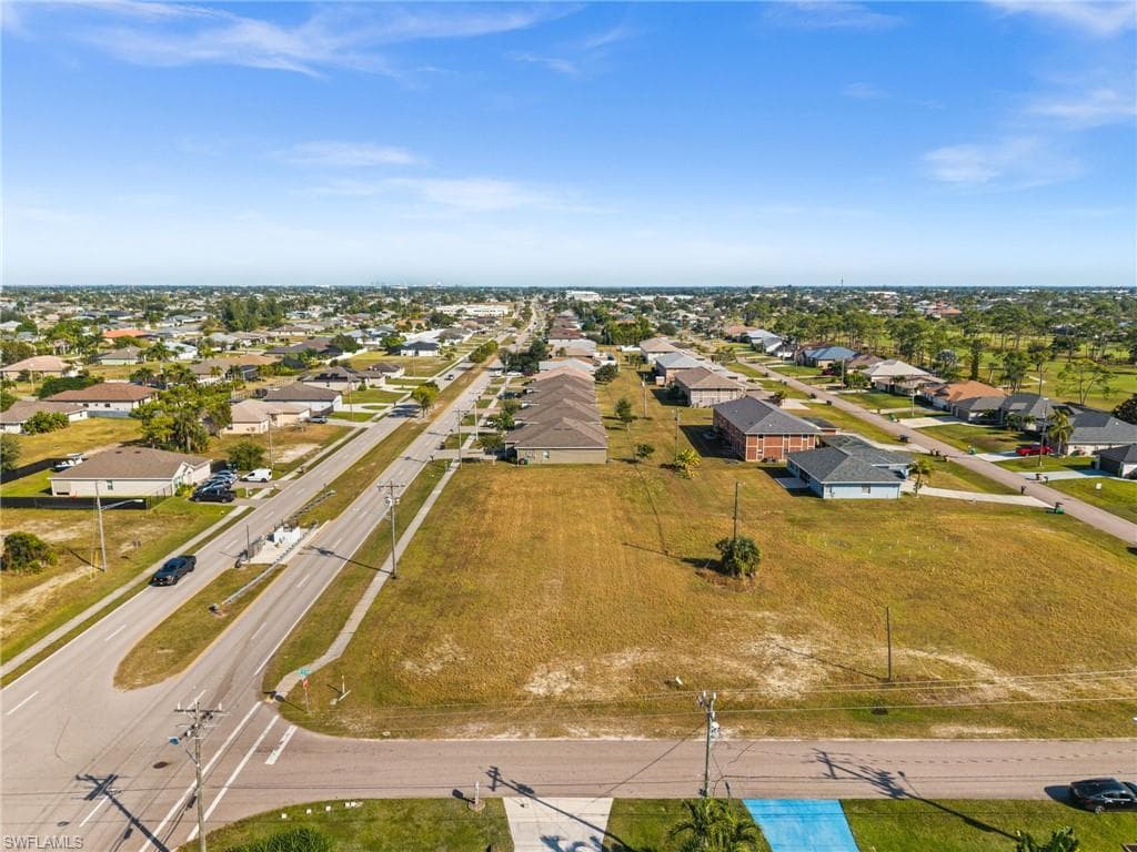 1422 SW Trafalgar PKWY CAPE CORAL, FL 33991