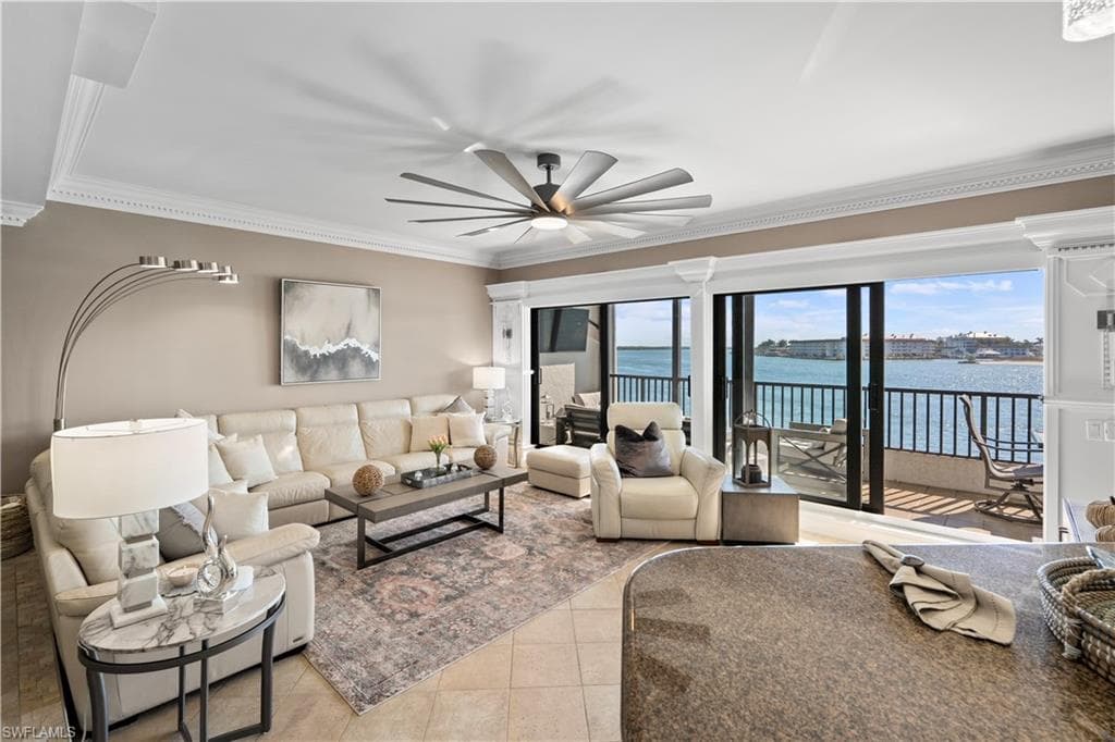 221 La Peninsula BLVD 221 NAPLES, FL 34113