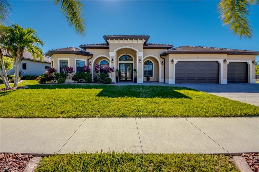 912 Palmetto Pointe CIR CAPE CORAL, FL 33991