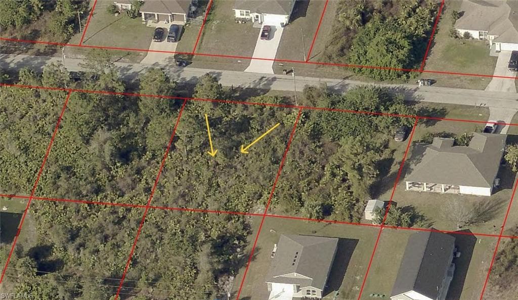 856 Chantilly ST E LEHIGH ACRES, FL 33974