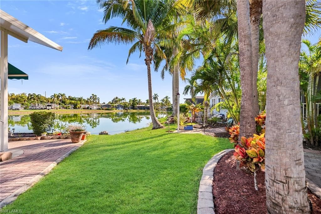 1113 Diamond Lake CIR NAPLES, FL 34114